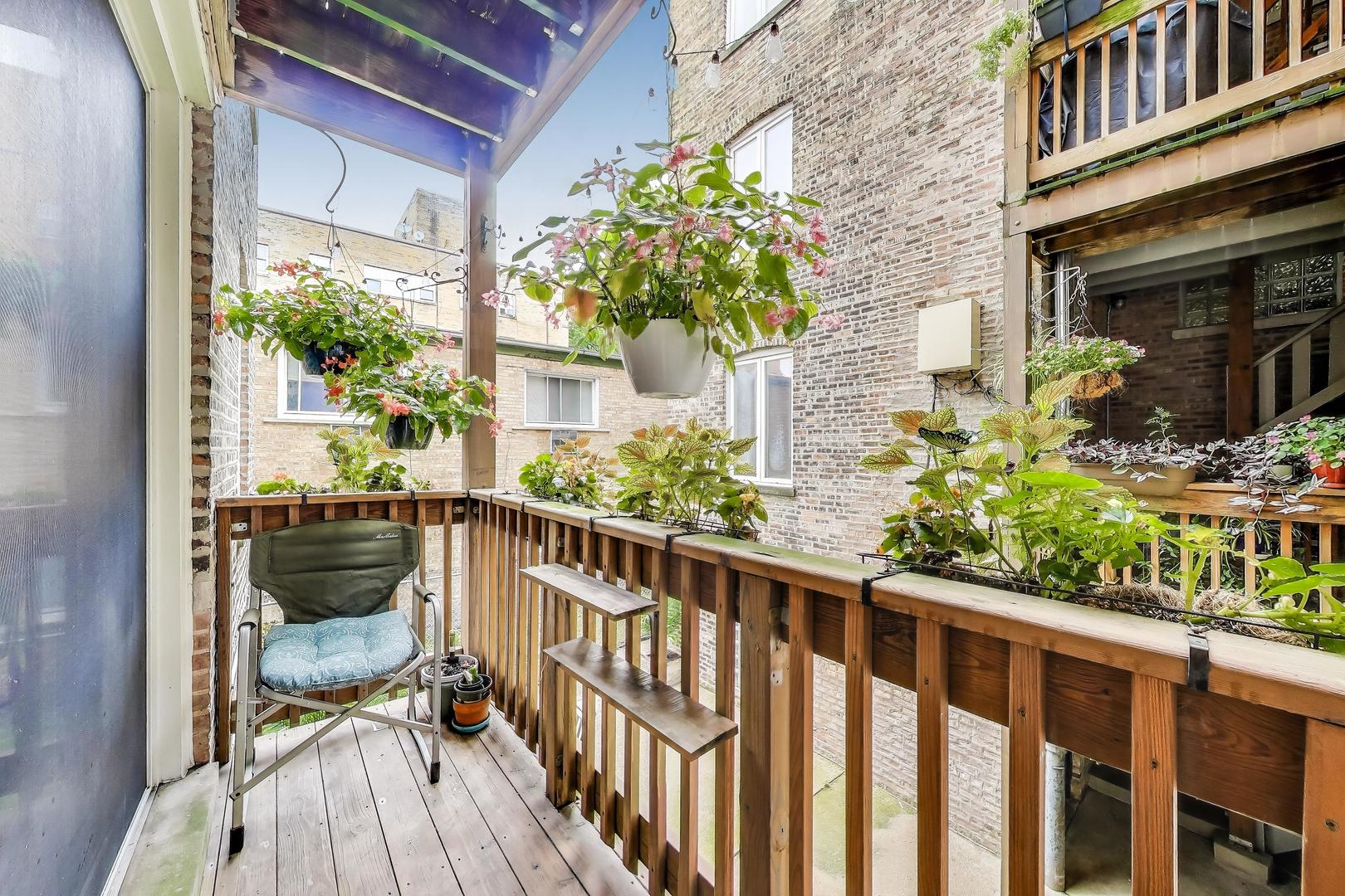 1908 W CHASE Avenue Unit: 103