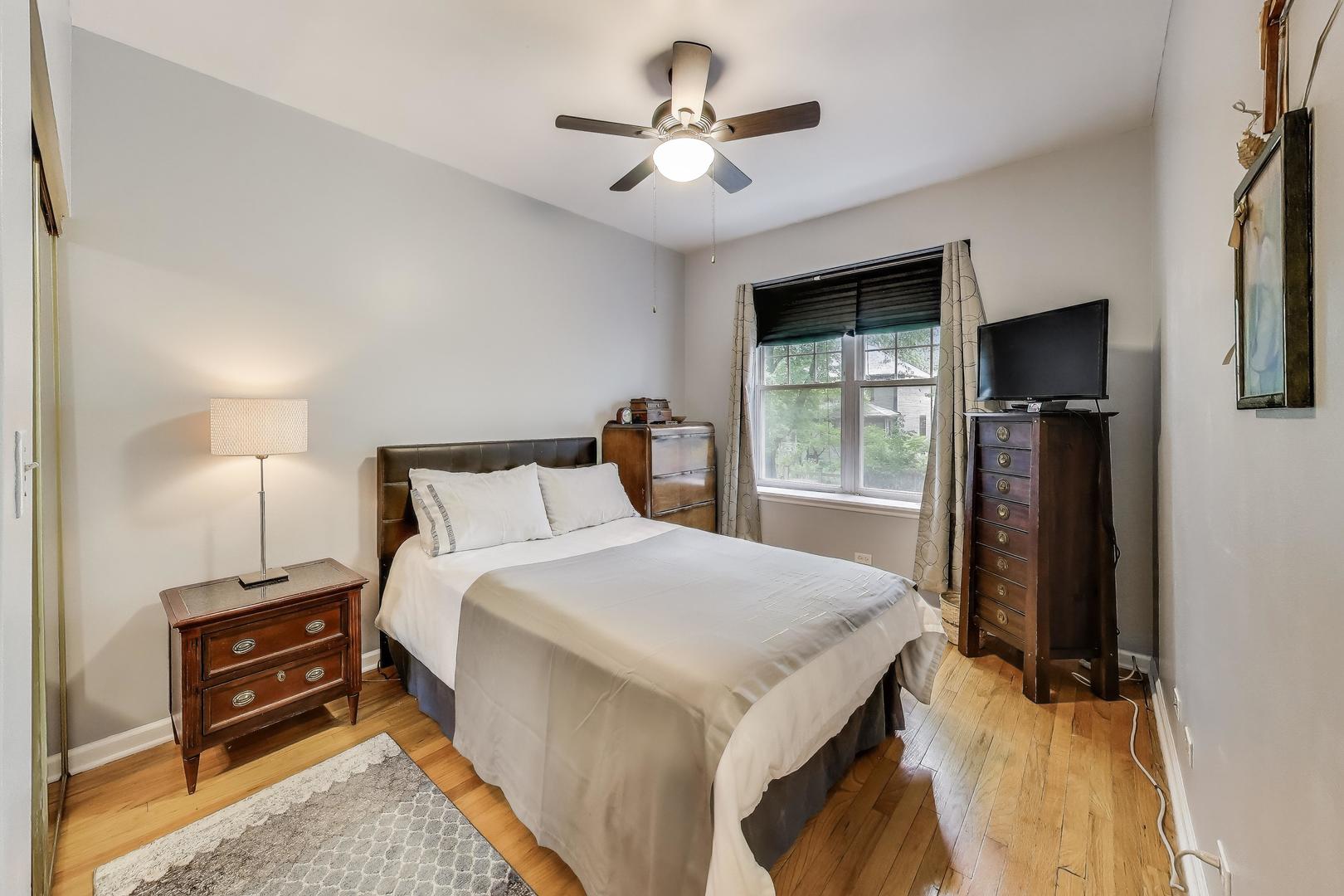 1908 W CHASE Avenue Unit: 103
