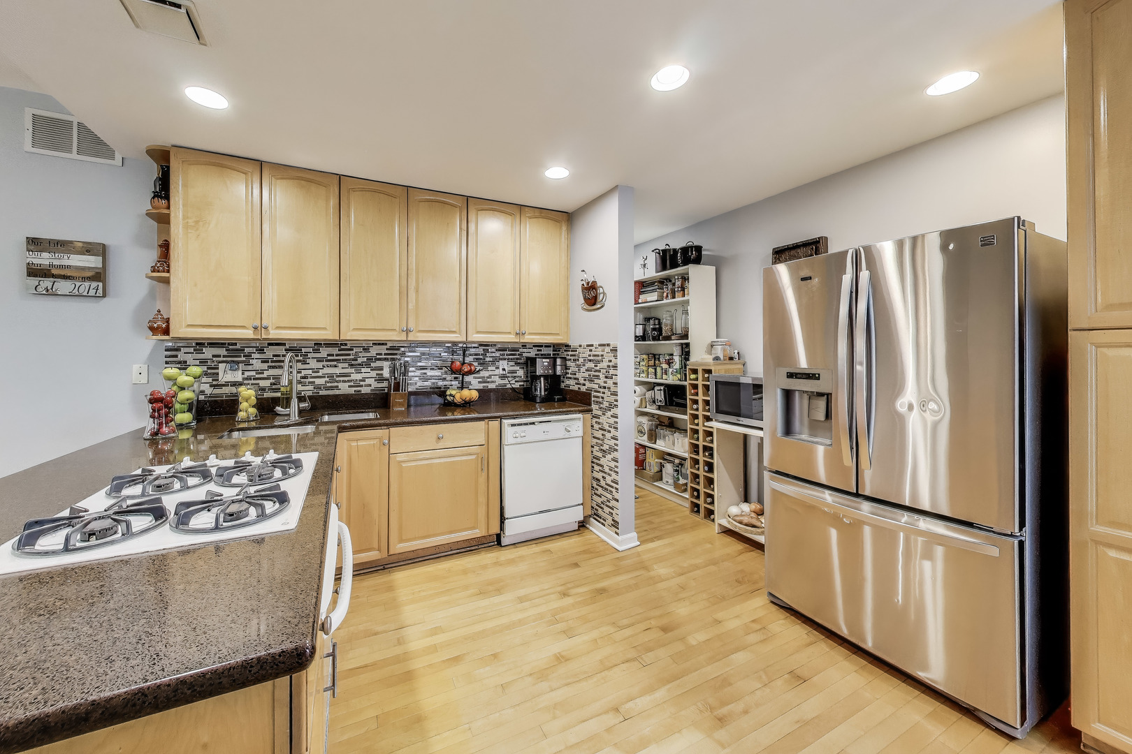 1908 W CHASE Avenue Unit: 103