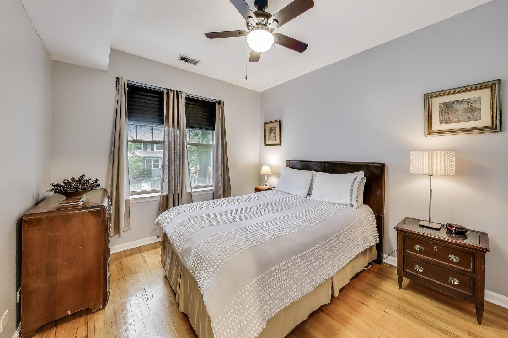 1908 W CHASE Avenue Unit: 103