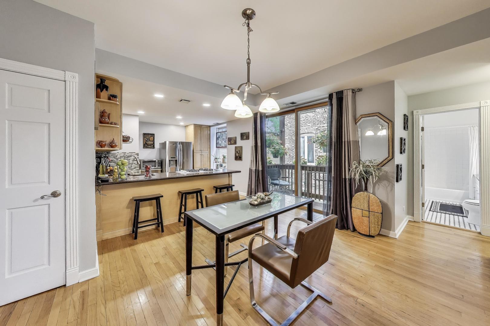 1908 W CHASE Avenue Unit: 103