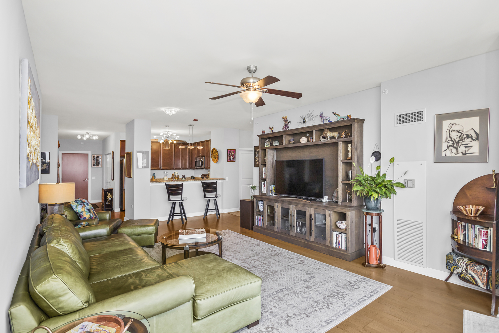 100 E 14th Street Unit: 2702