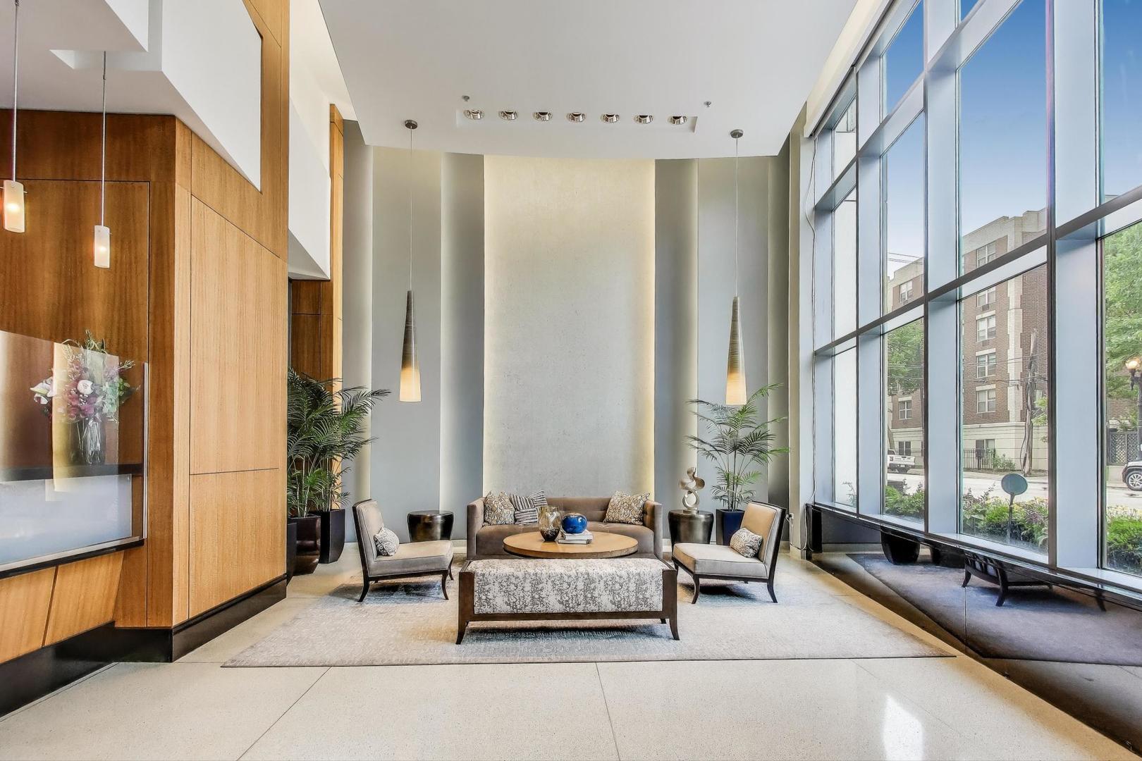 100 E 14th Street Unit: 2702