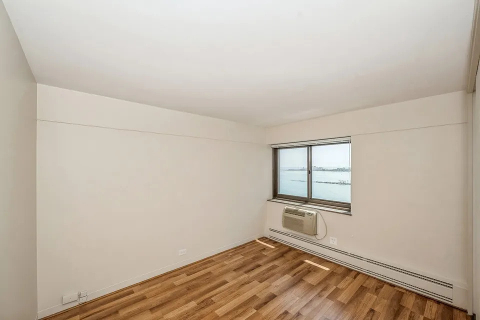 7337 S South shore Drive Unit: 1107