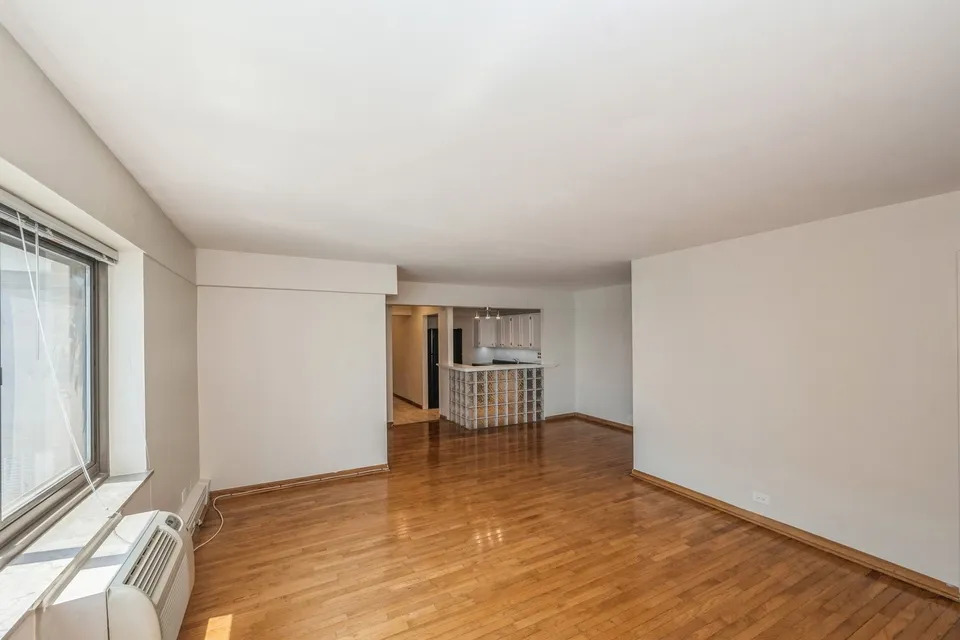 7337 S South shore Drive Unit: 1107