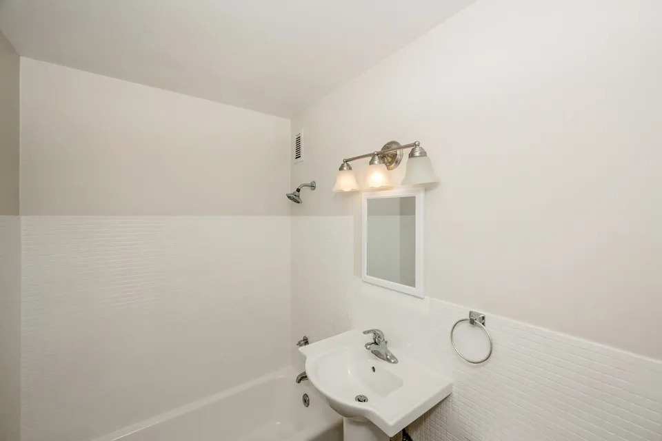 7337 S South shore Drive Unit: 1107