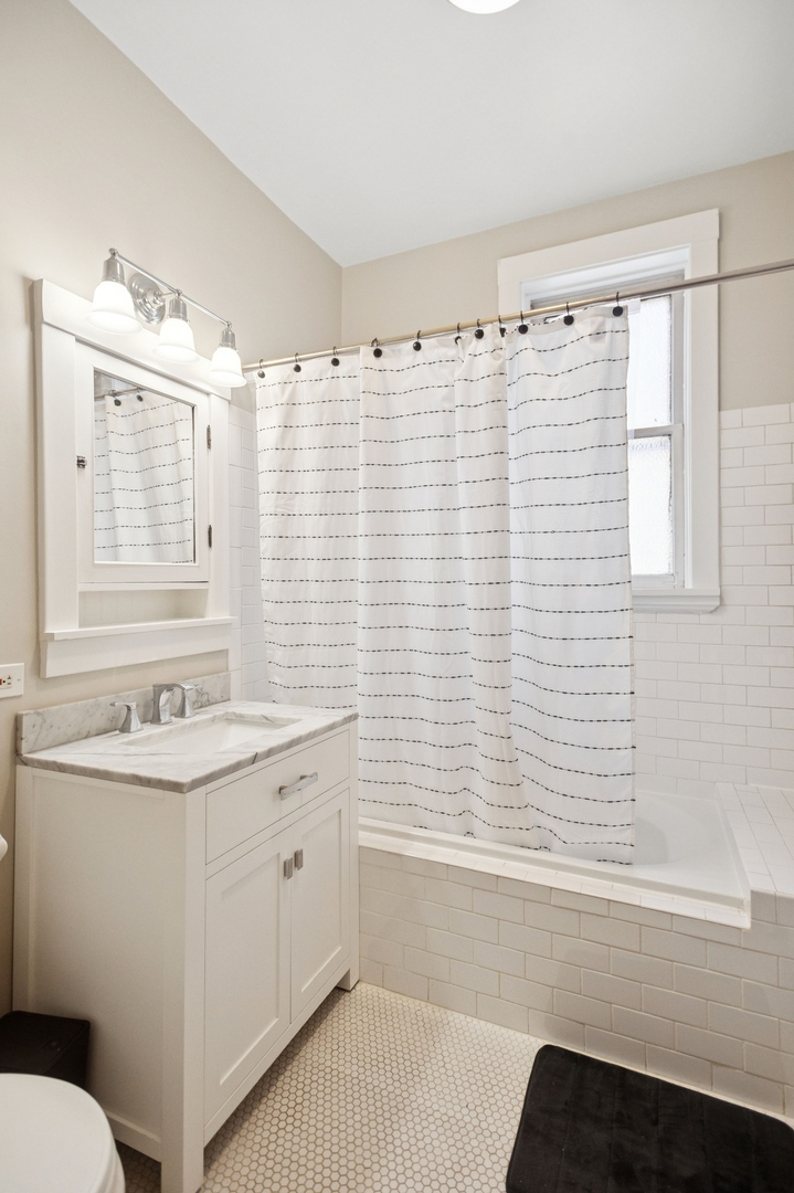 2324 W Cortez Street Unit: 3