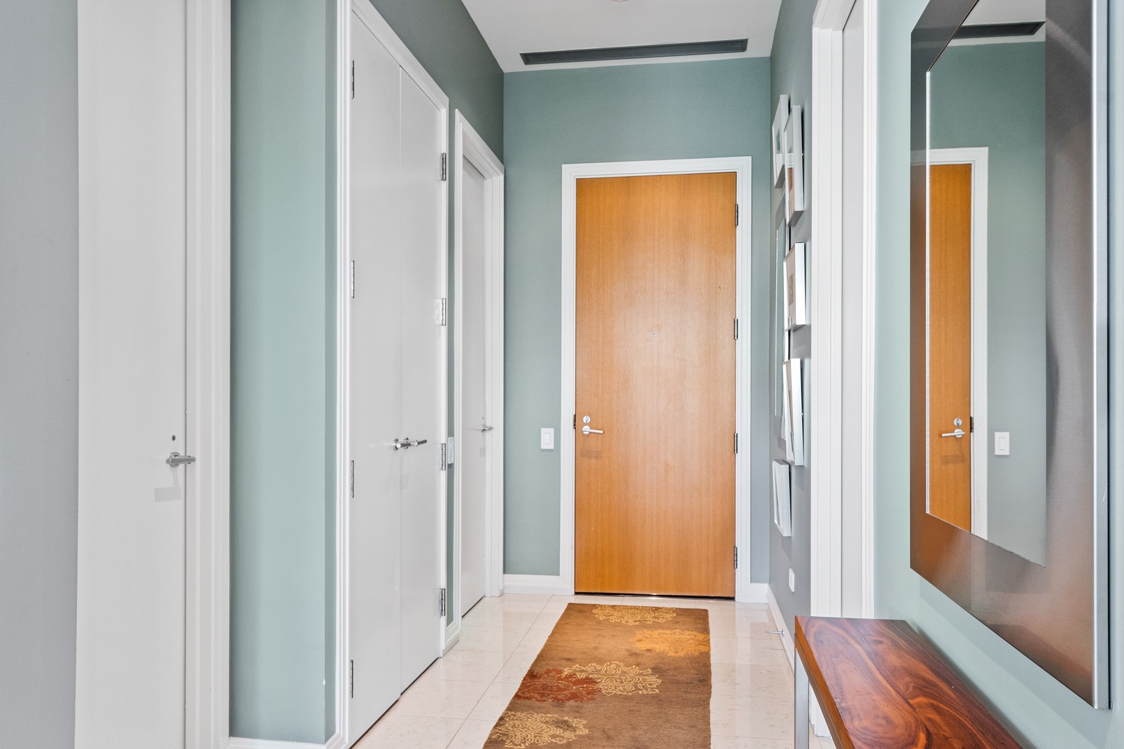 30 W Oak Street Unit: 5E