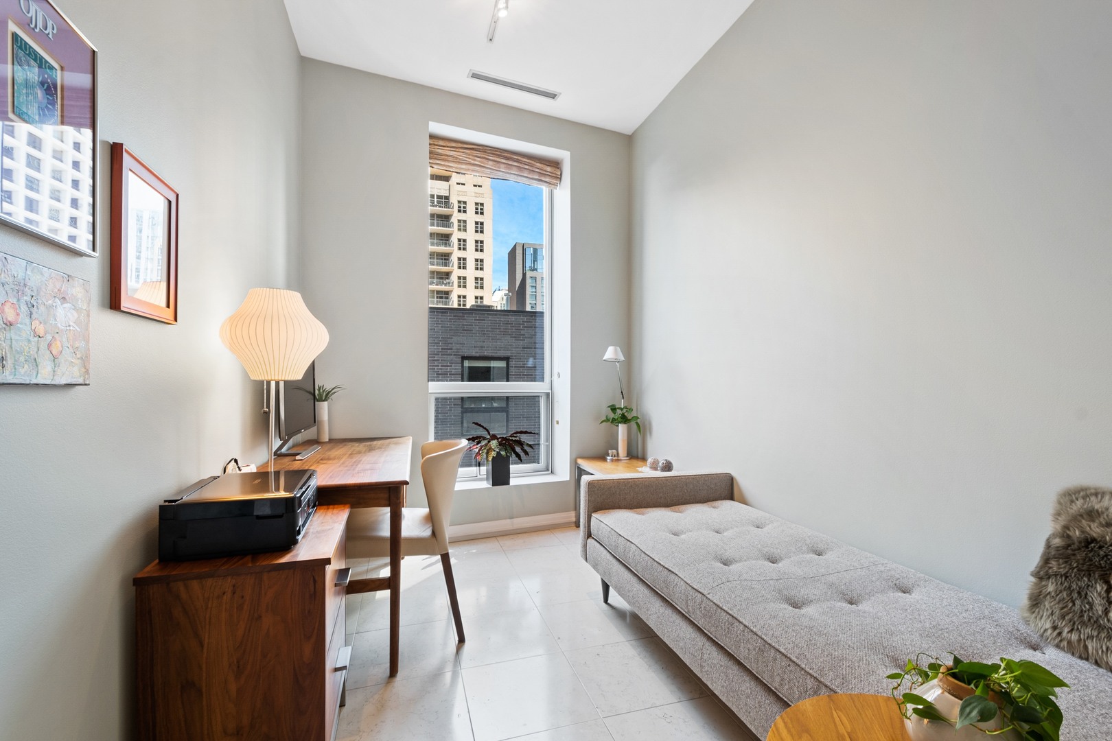 30 W Oak Street Unit: 5E