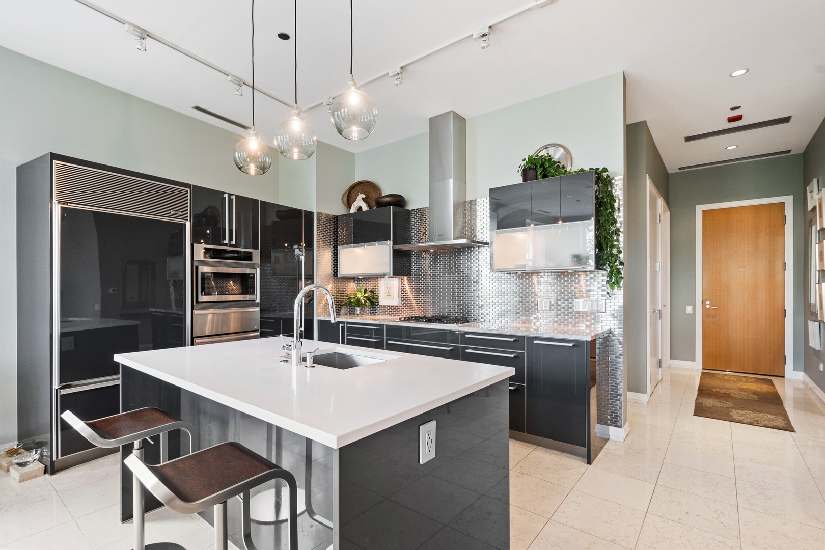 30 W Oak Street Unit: 5E