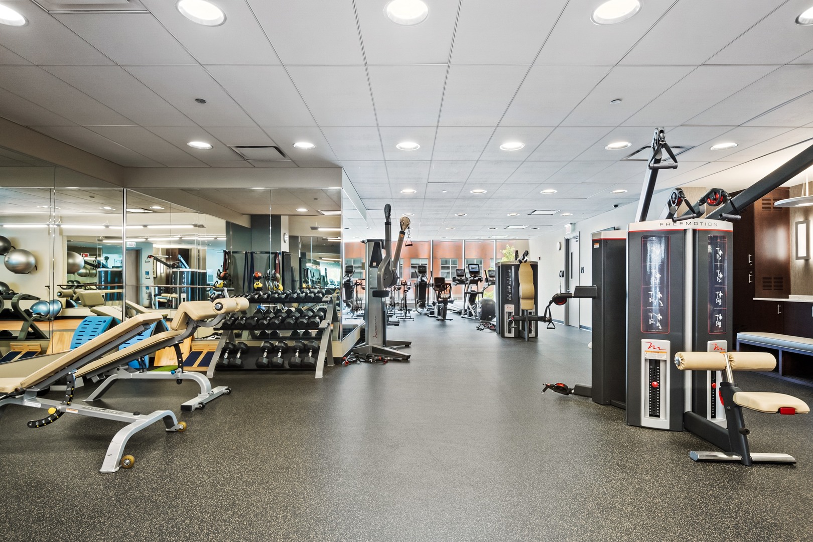 30 W Oak Street Unit: 5E