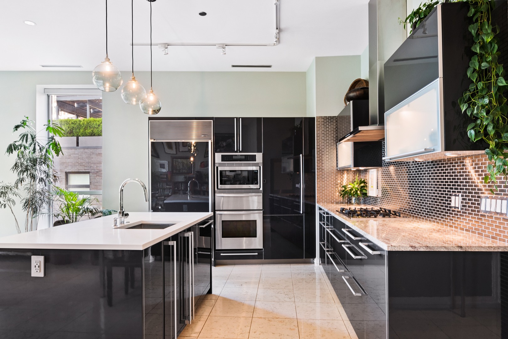 30 W Oak Street Unit: 5E