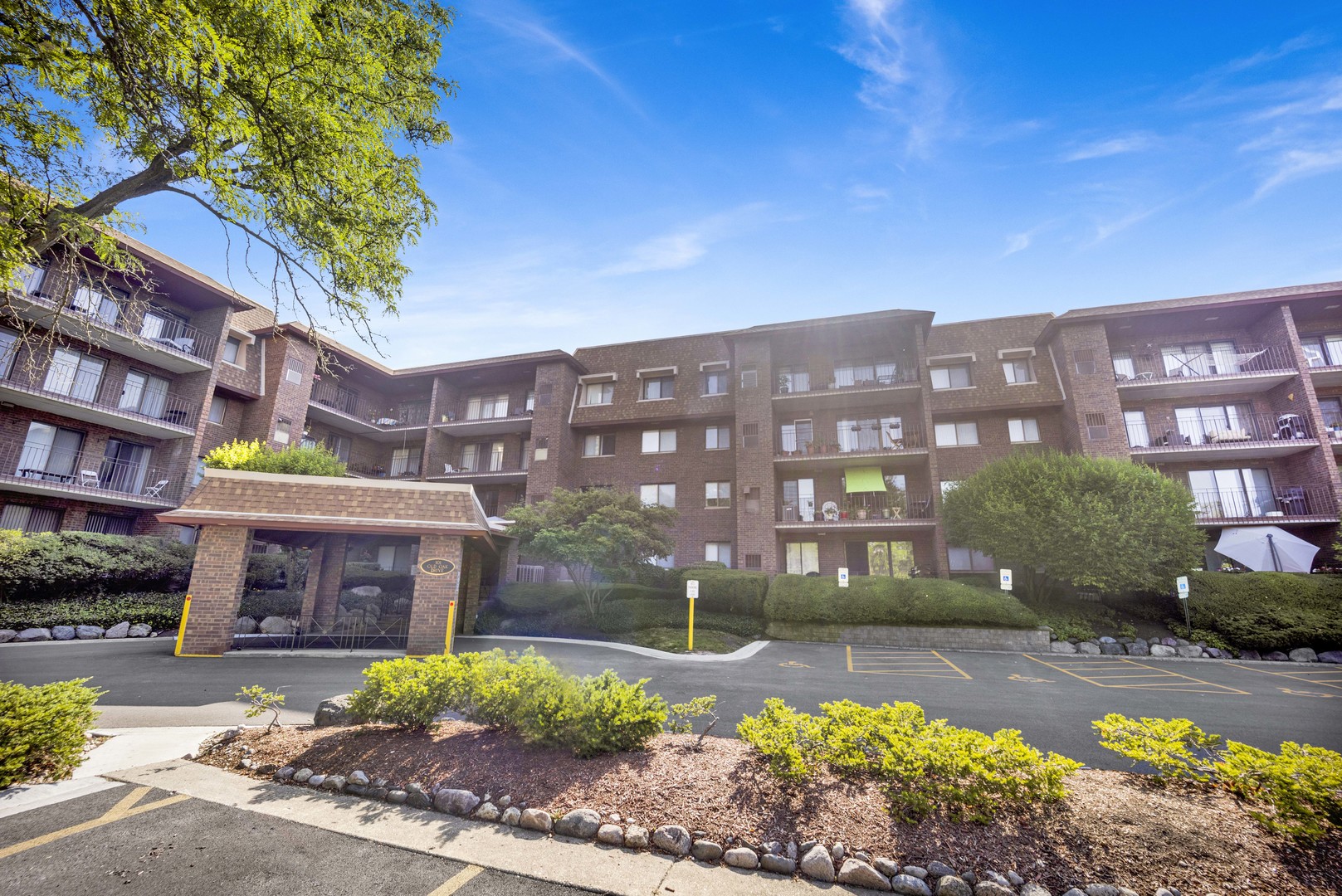 101 OLD OAK Drive Unit: 400A