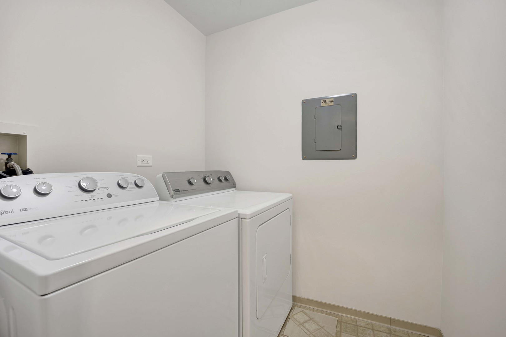101 OLD OAK Drive Unit: 400A