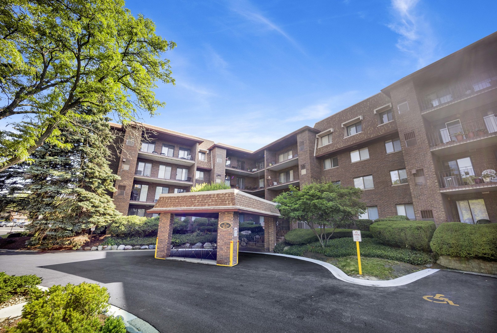101 OLD OAK Drive Unit: 400A
