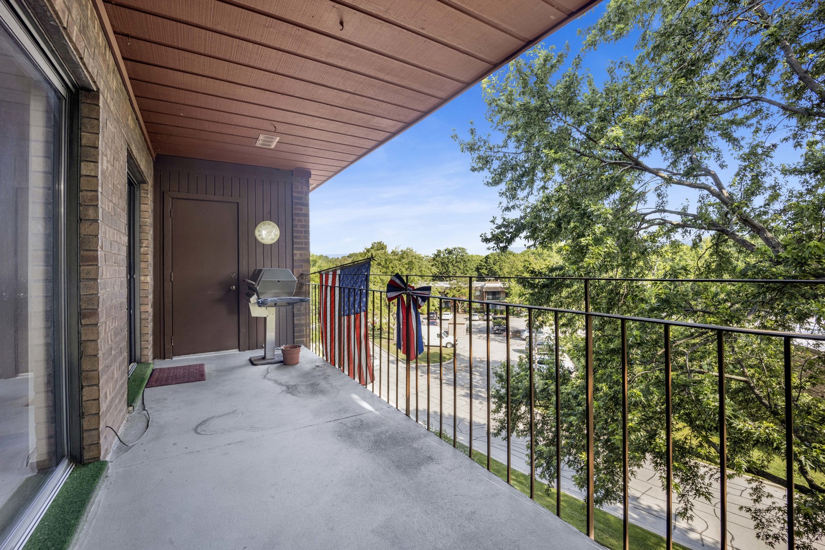 101 OLD OAK Drive Unit: 400A