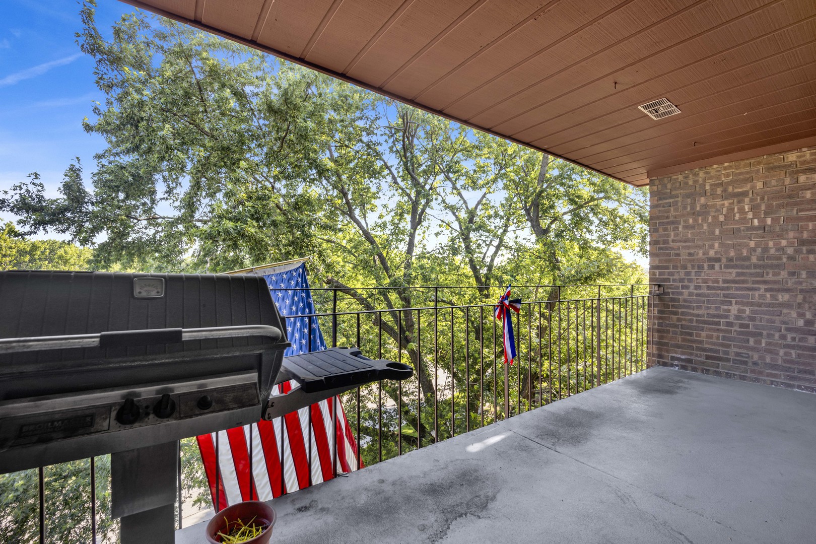101 OLD OAK Drive Unit: 400A
