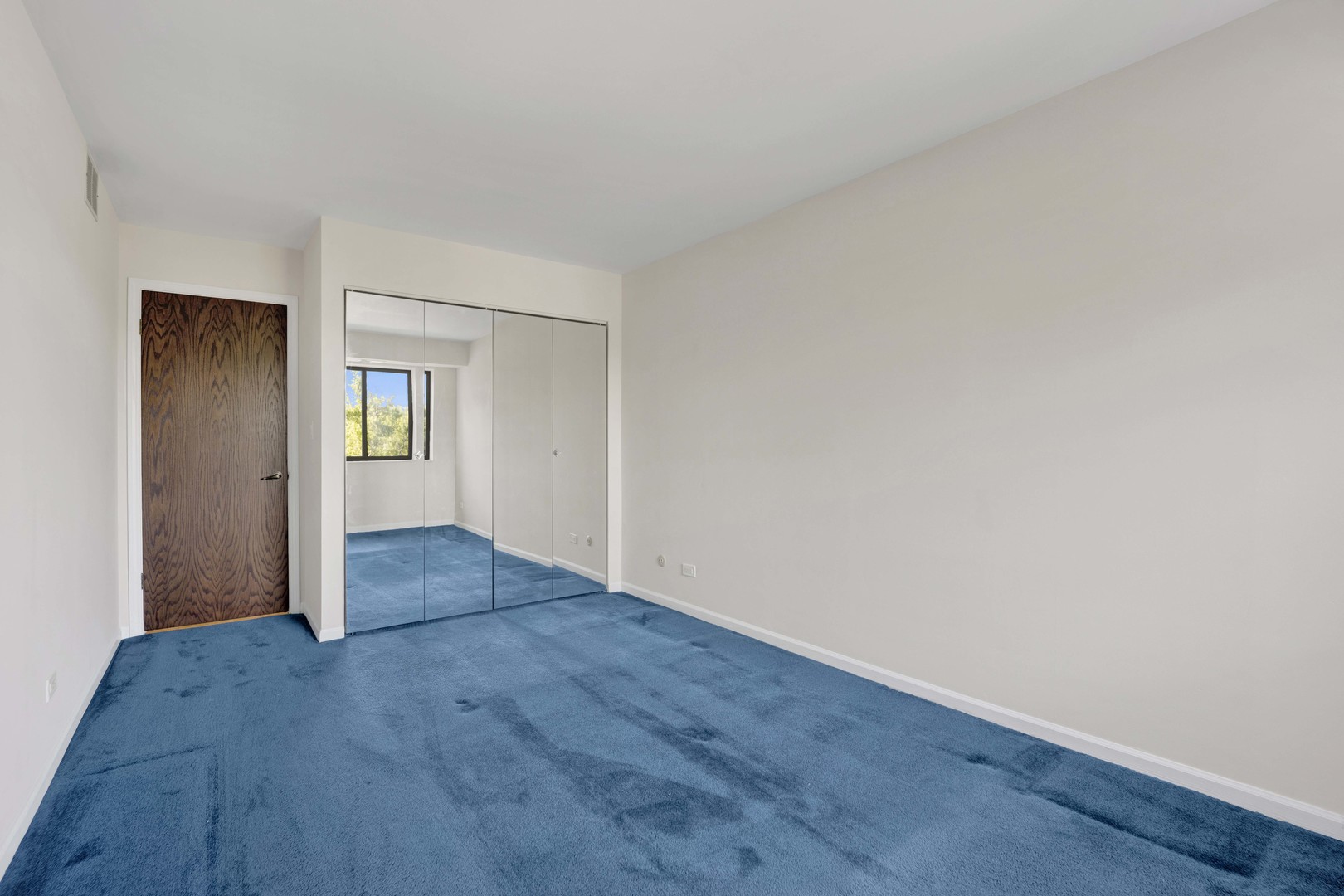 101 OLD OAK Drive Unit: 400A