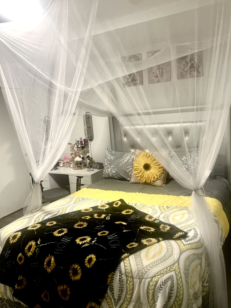 1718 W Greenleaf Avenue Unit: GS