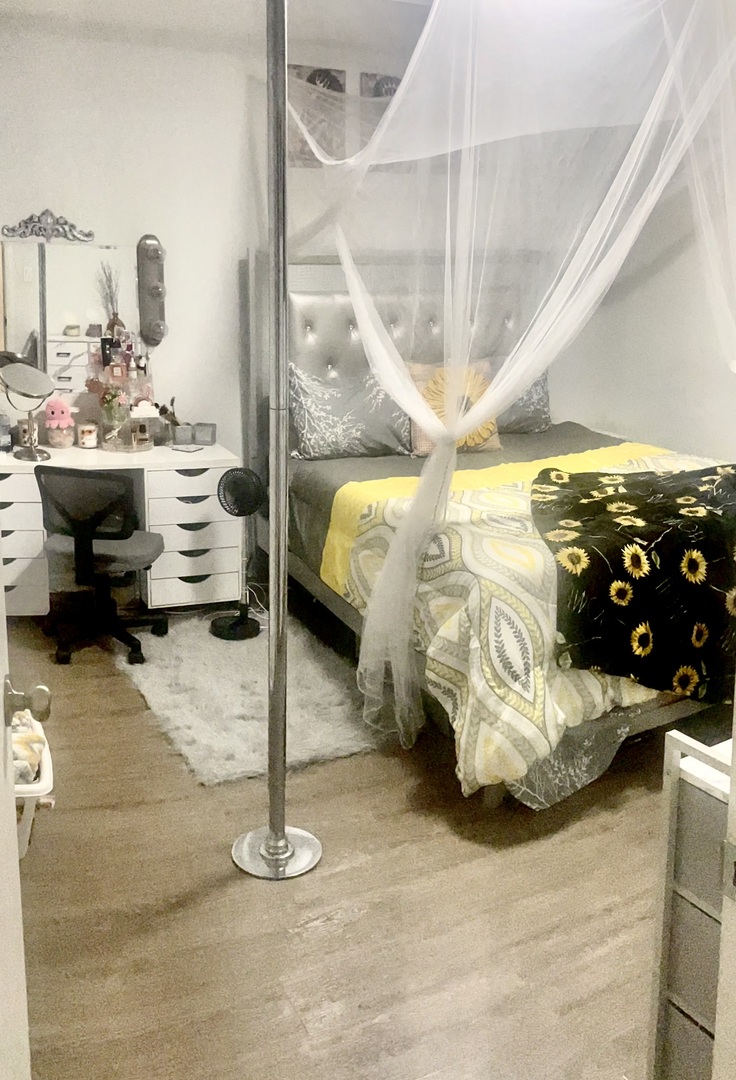 1718 W Greenleaf Avenue Unit: GS