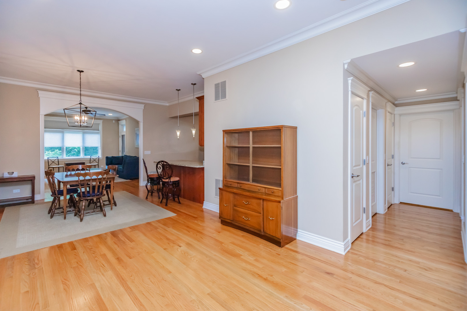 4927 N Damen Avenue Unit: 2C