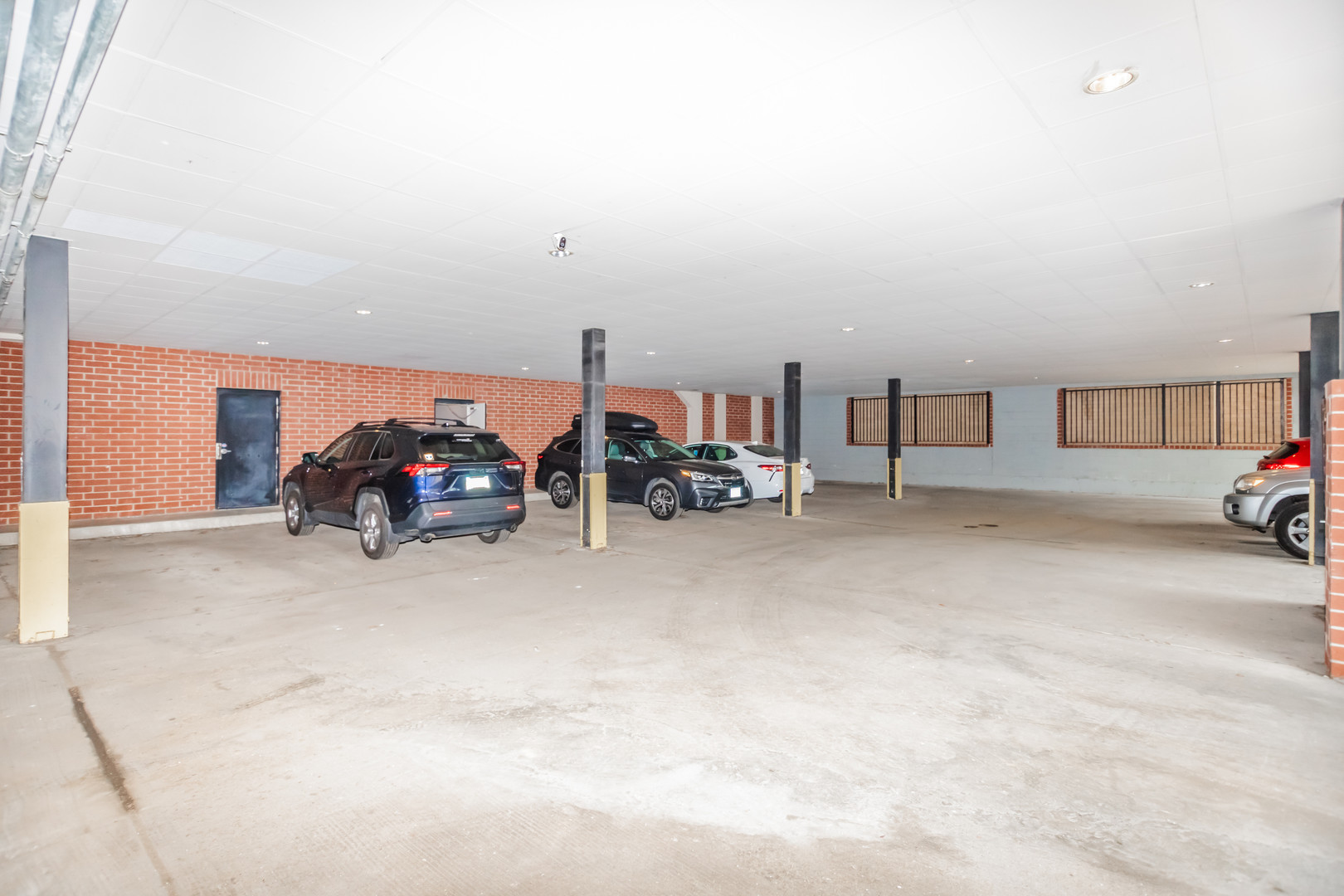 4927 N Damen Avenue Unit: 2C