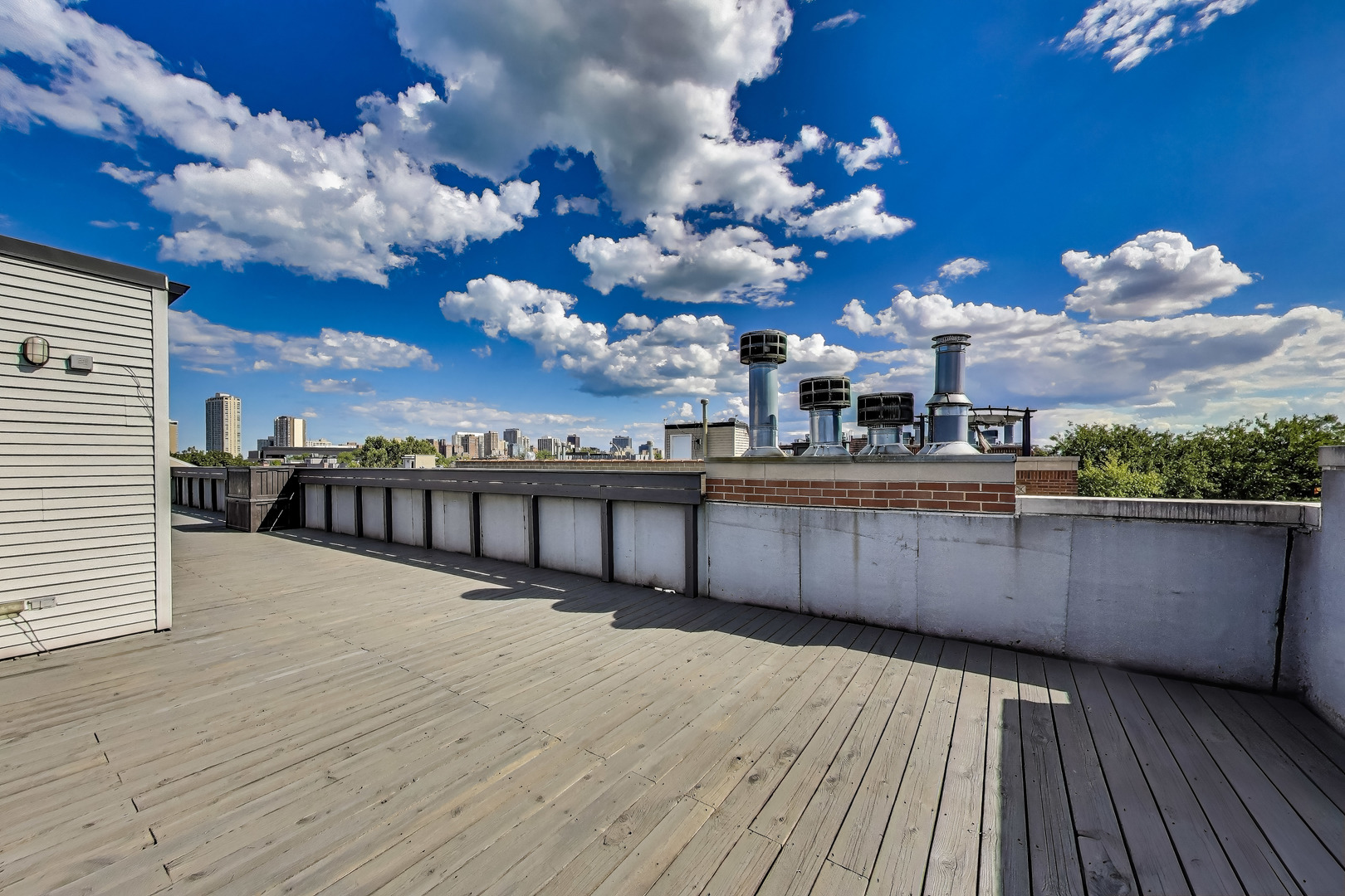3545 N Wilton Avenue Unit: 4S