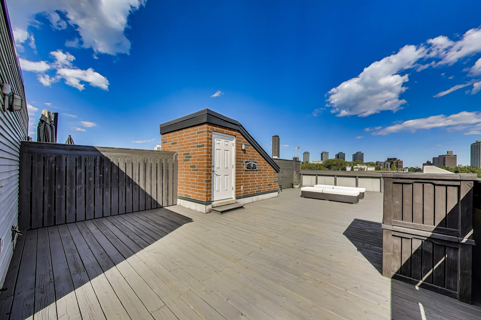 3545 N Wilton Avenue Unit: 4S