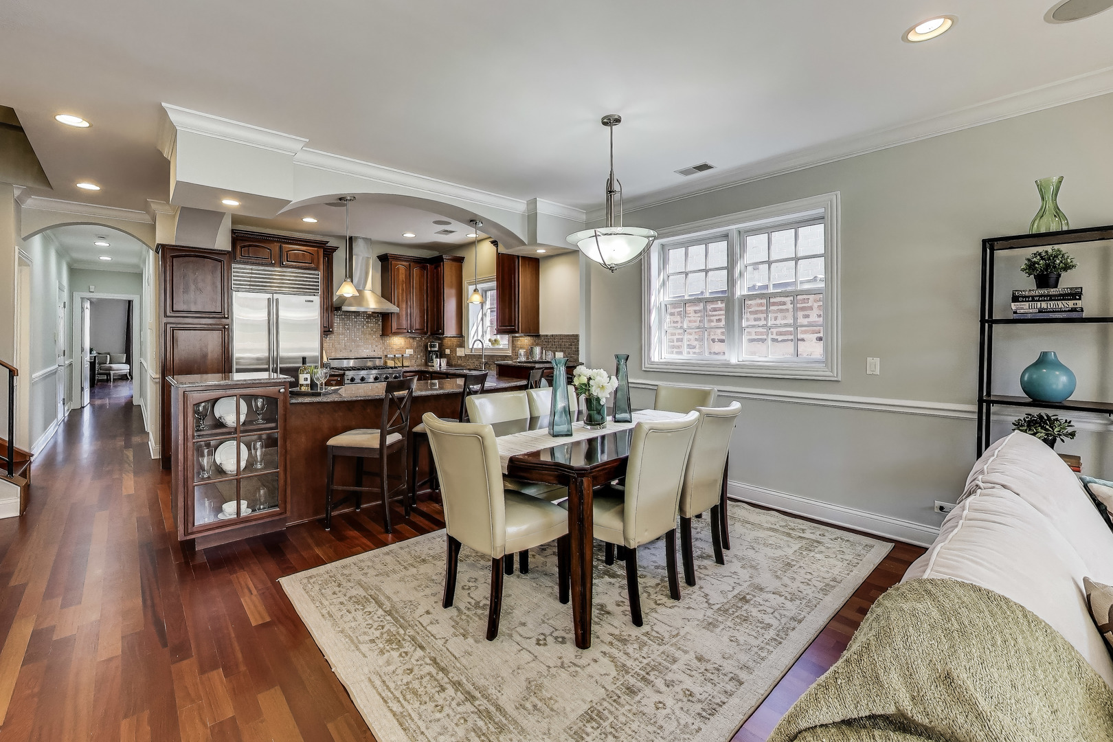 3545 N Wilton Avenue Unit: 4S