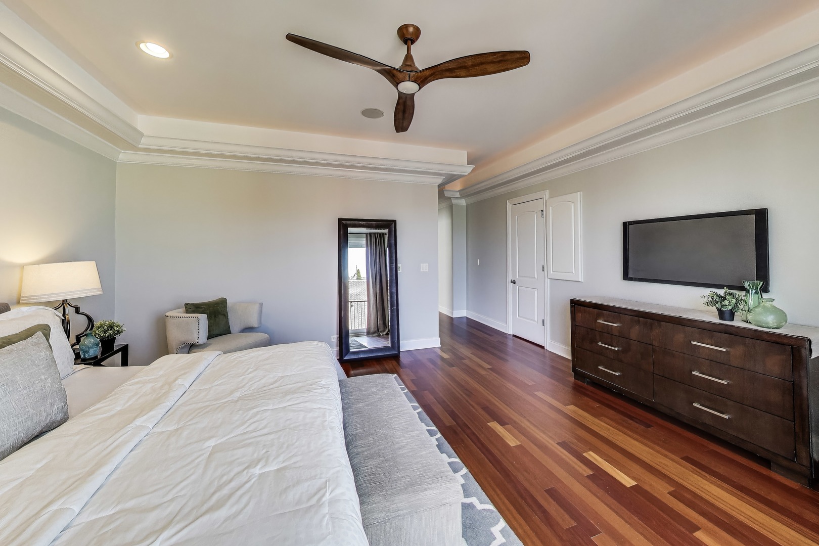 3545 N Wilton Avenue Unit: 4S