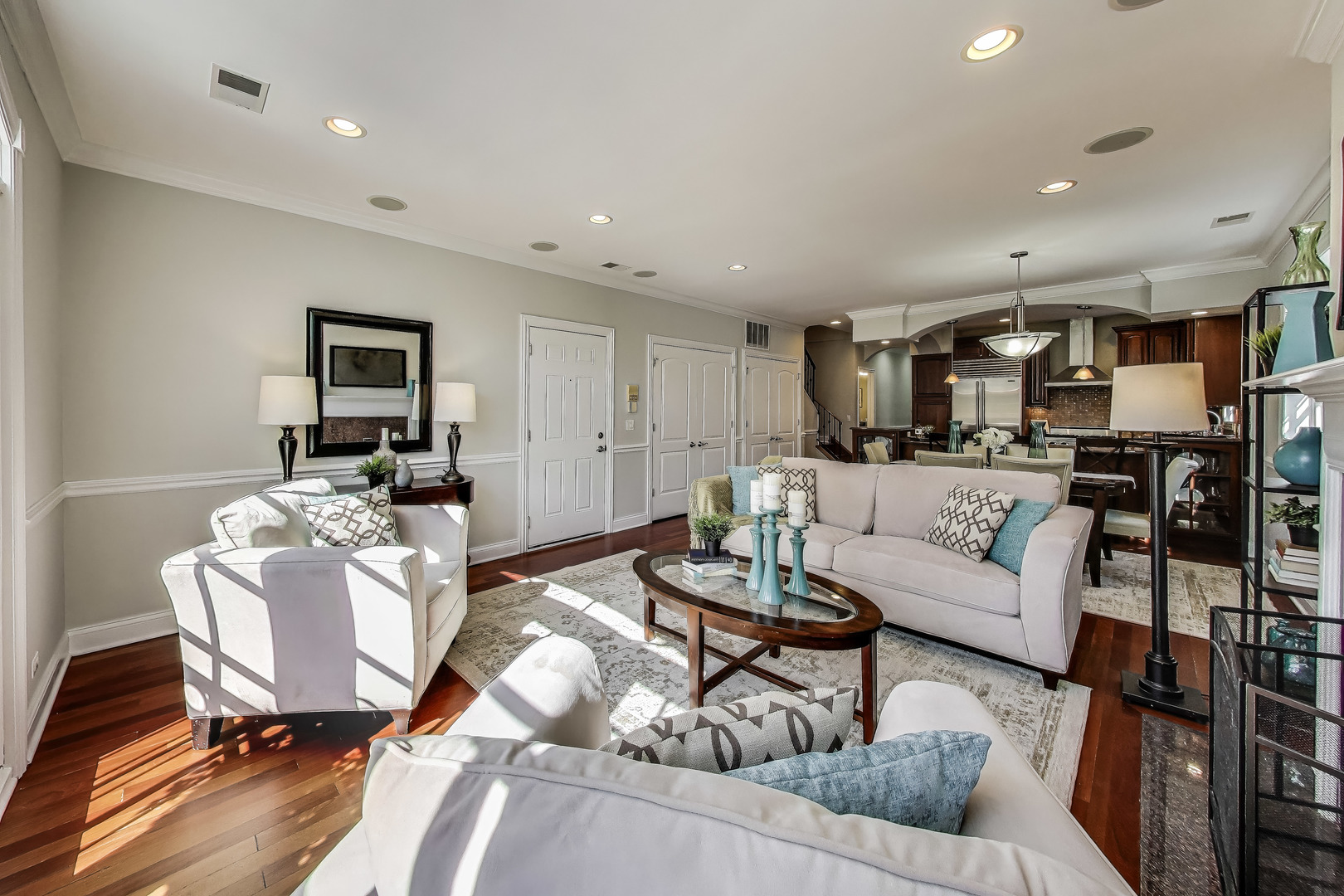 3545 N Wilton Avenue Unit: 4S