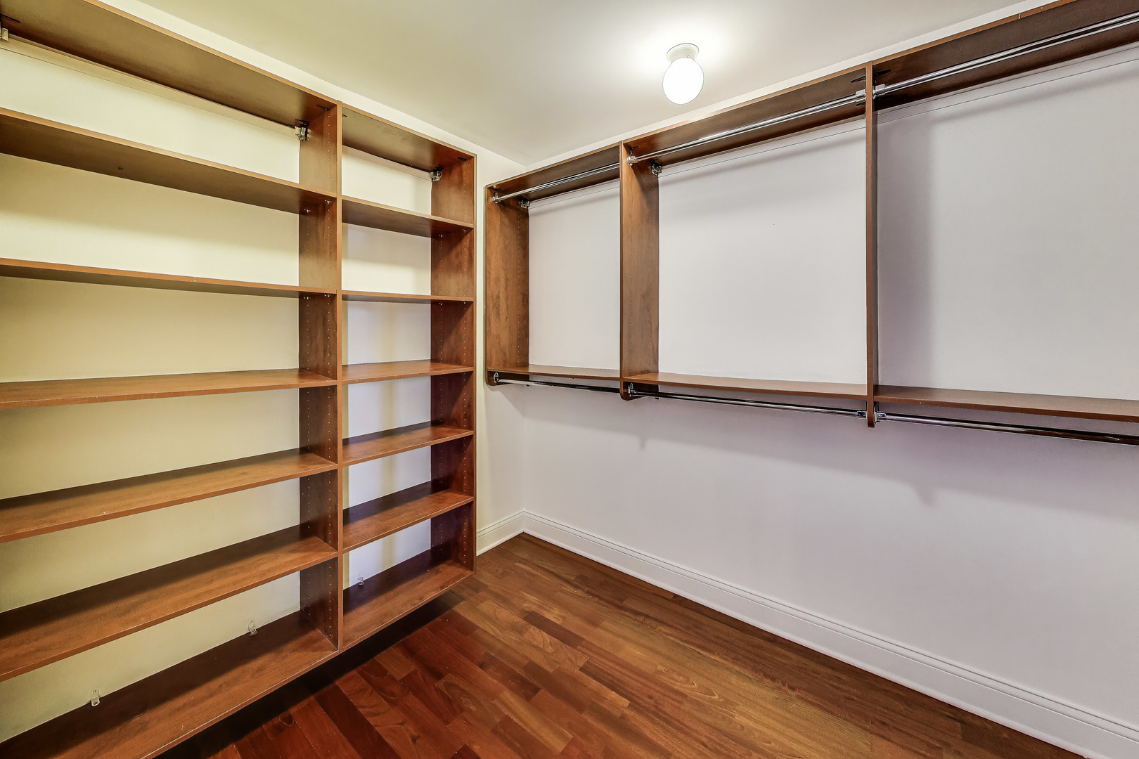 3545 N Wilton Avenue Unit: 4S