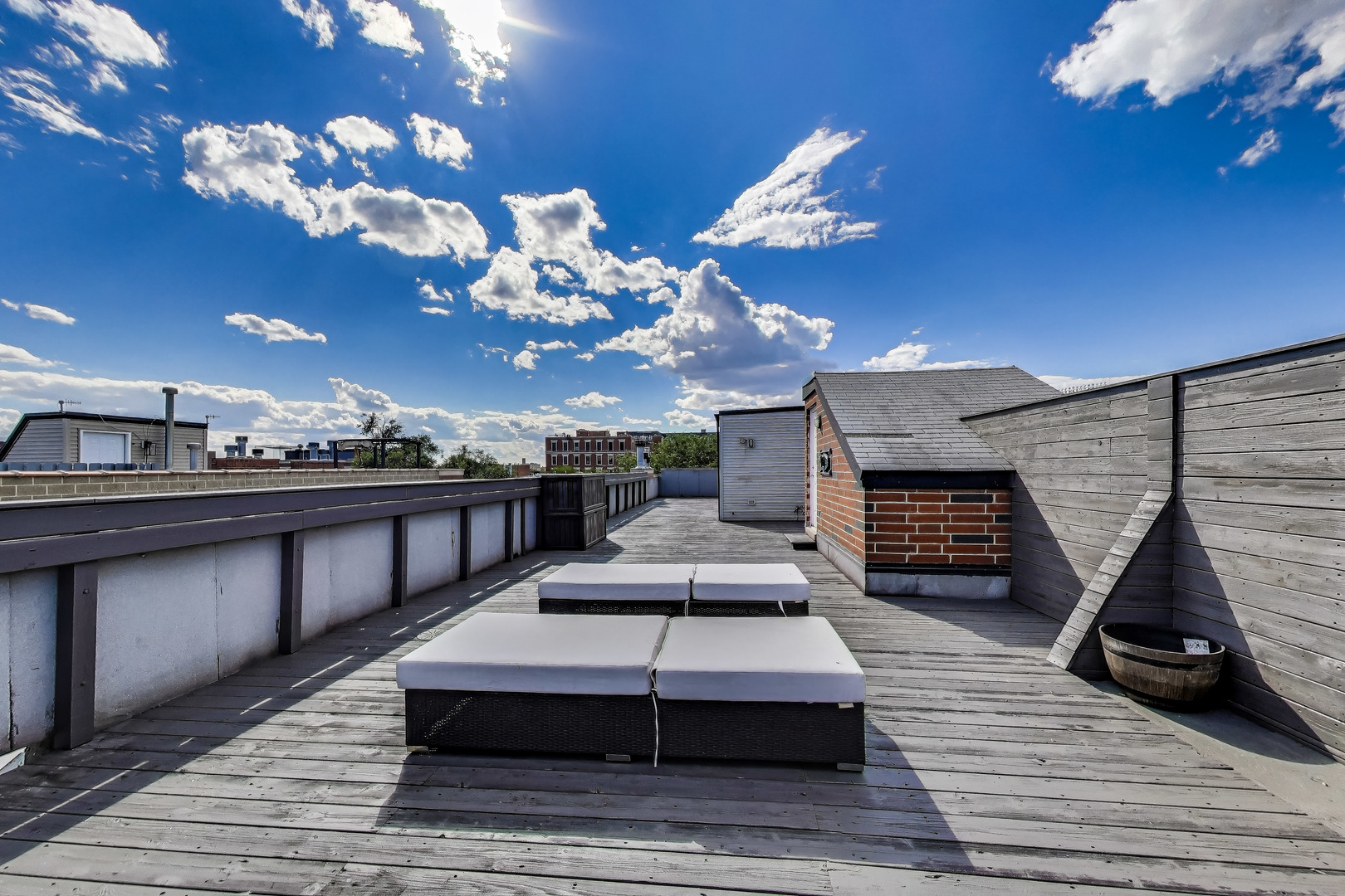 3545 N Wilton Avenue Unit: 4S