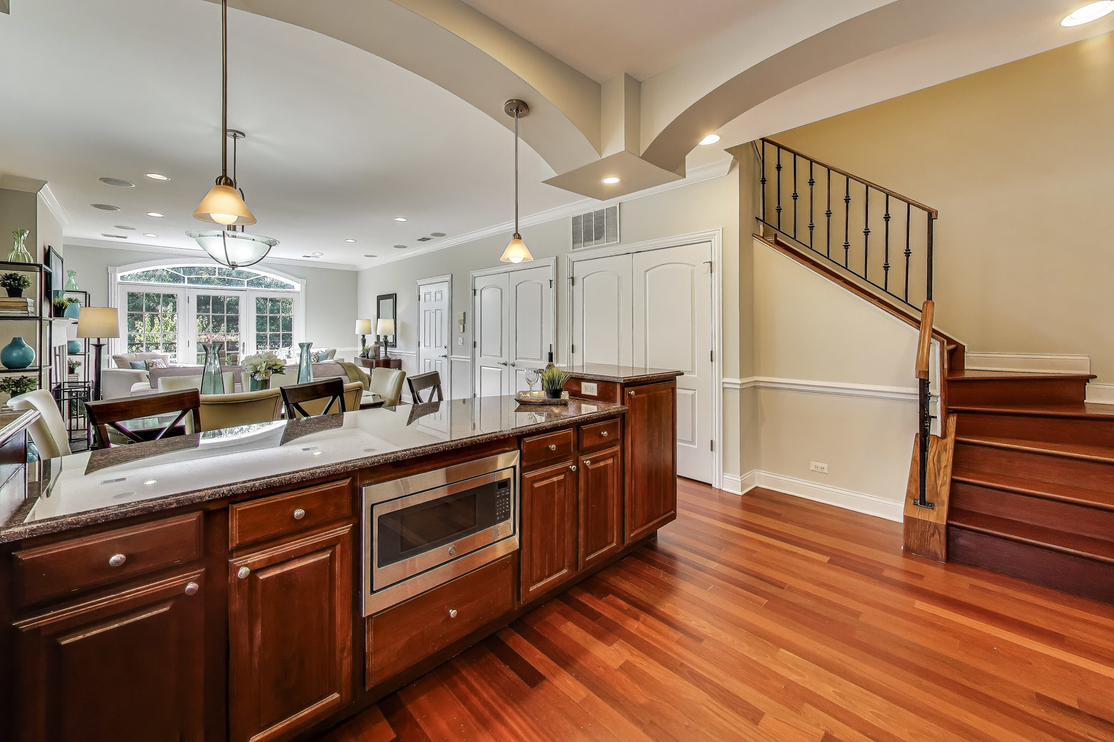 3545 N Wilton Avenue Unit: 4S