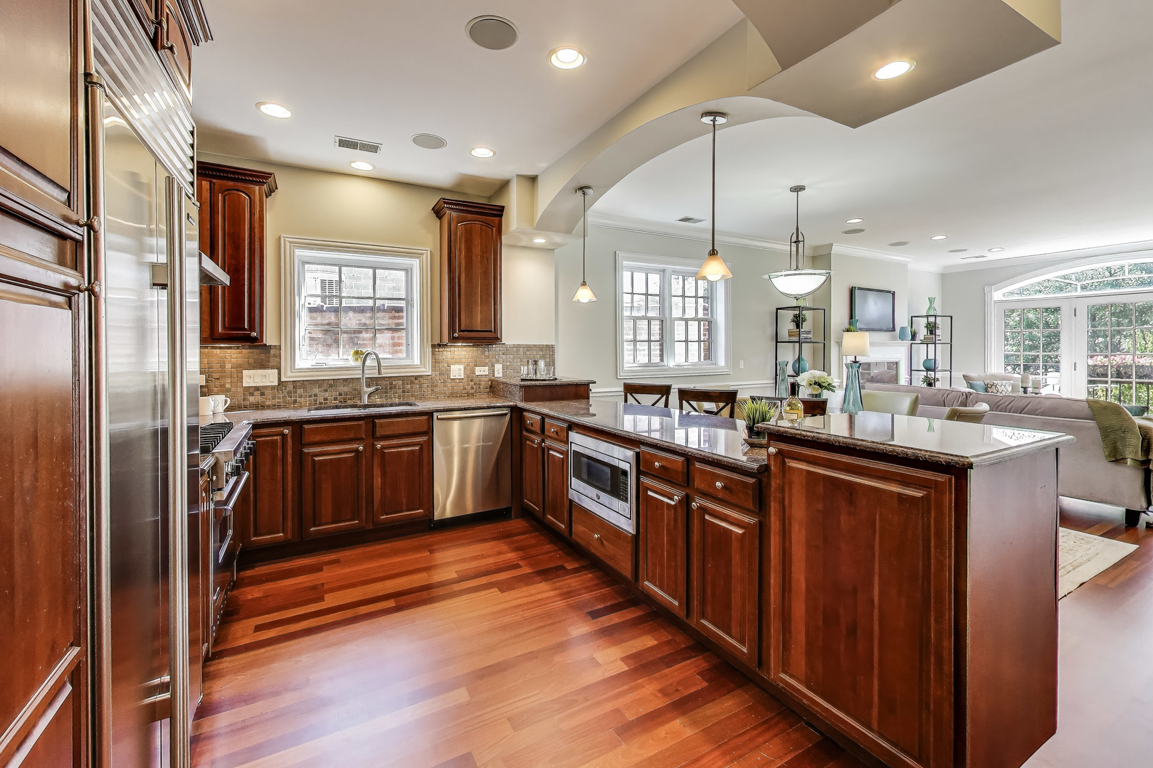 3545 N Wilton Avenue Unit: 4S