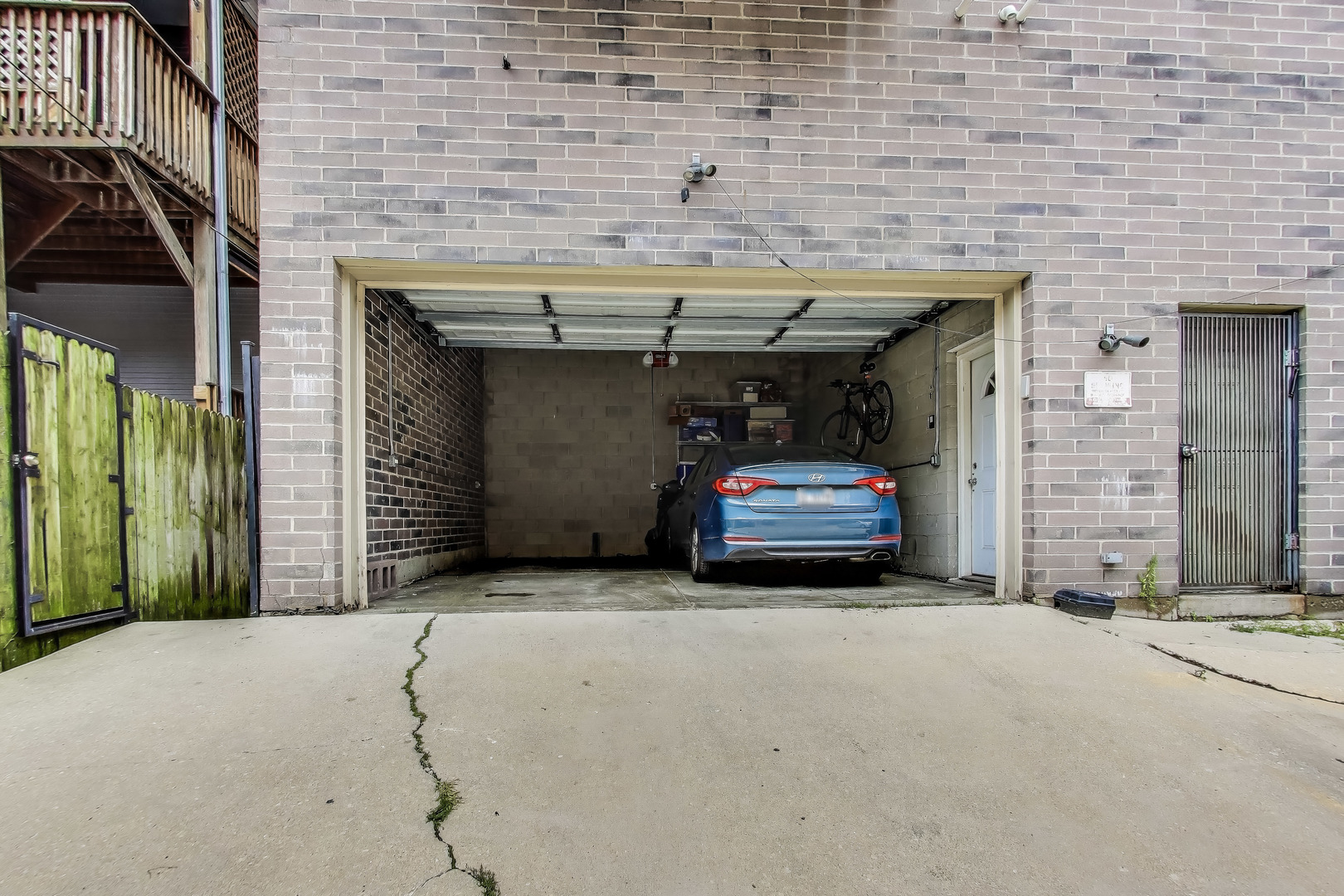 6745 N Clark Street Unit: 4S