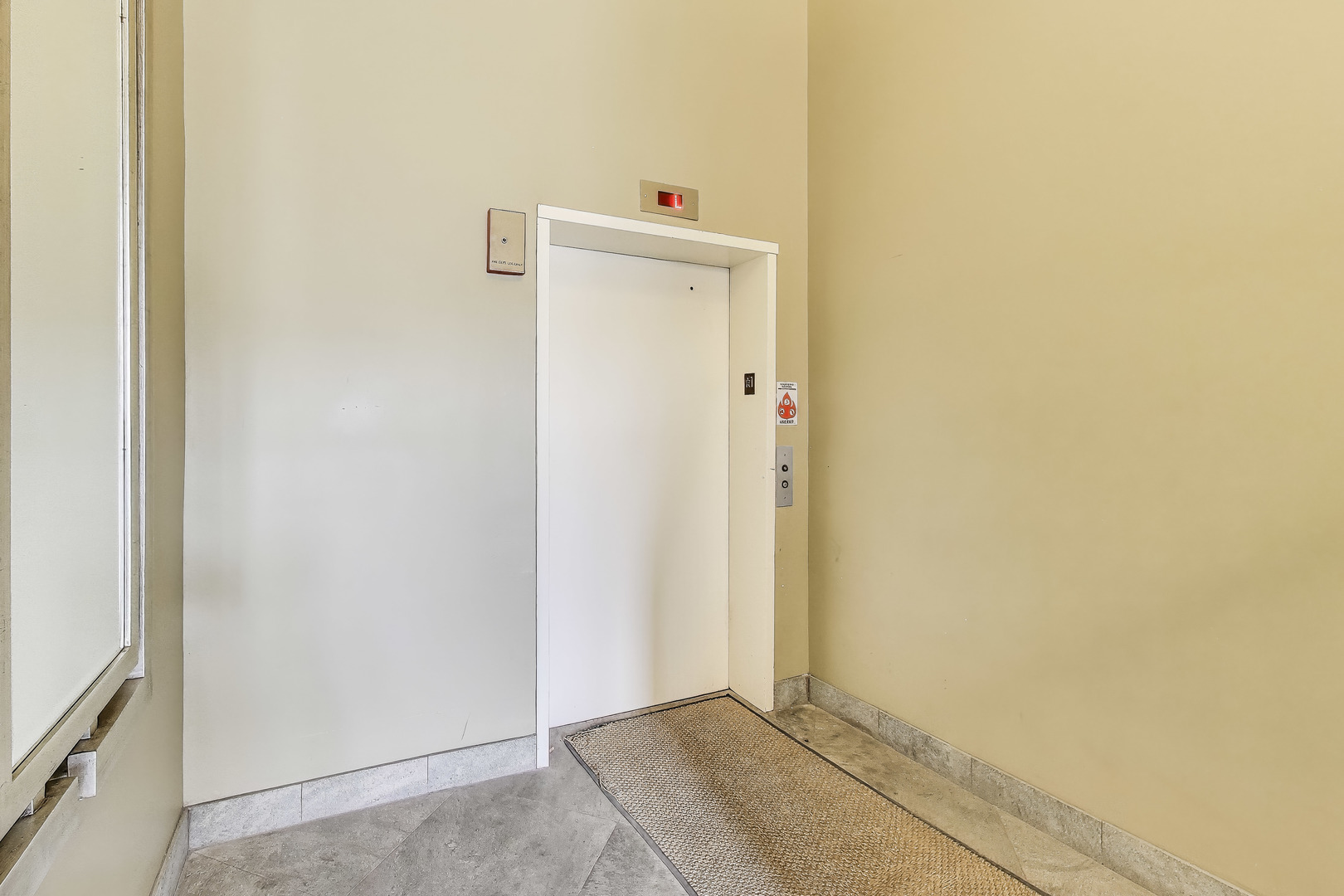 6745 N Clark Street Unit: 4S