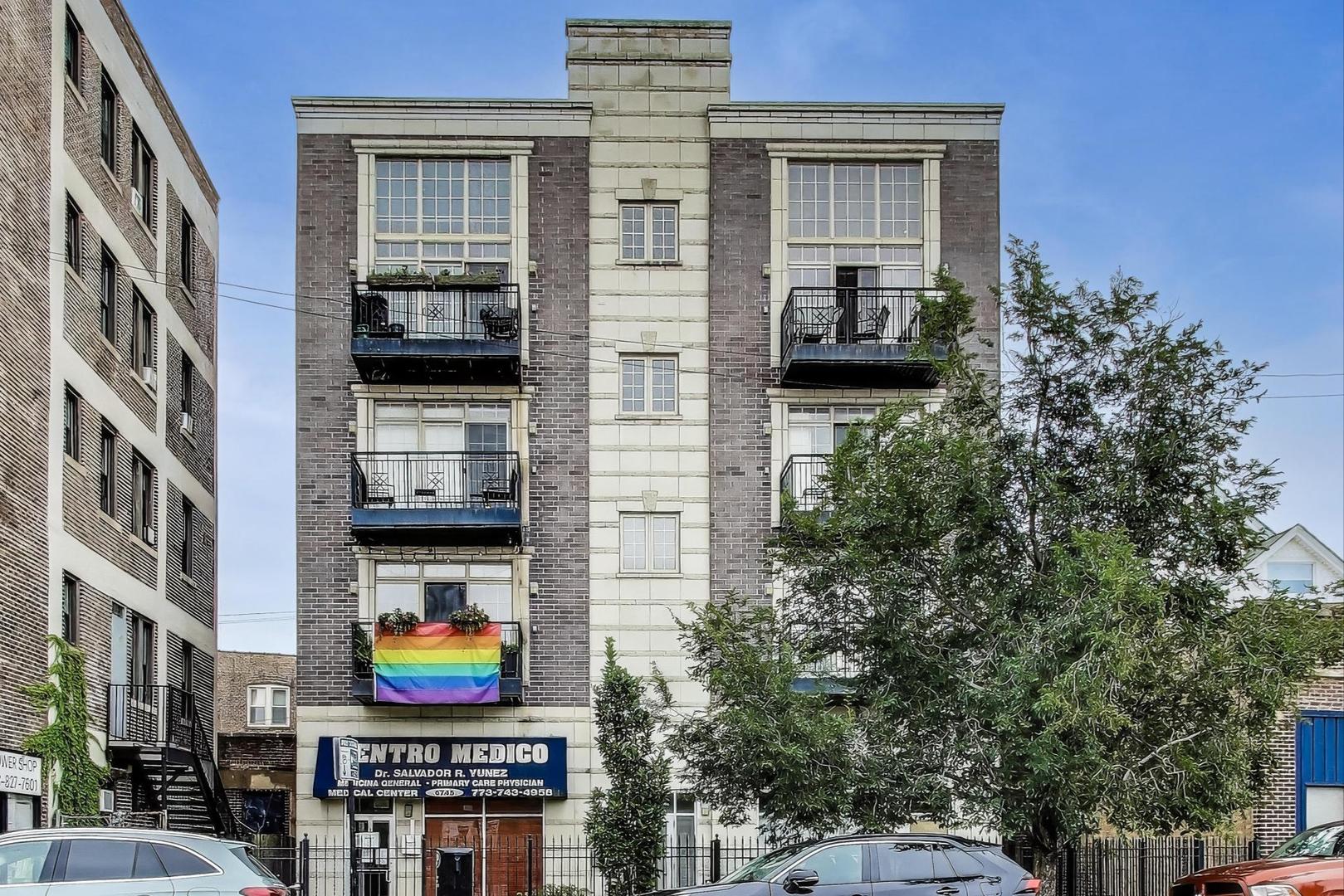 6745 N Clark Street Unit: 4S