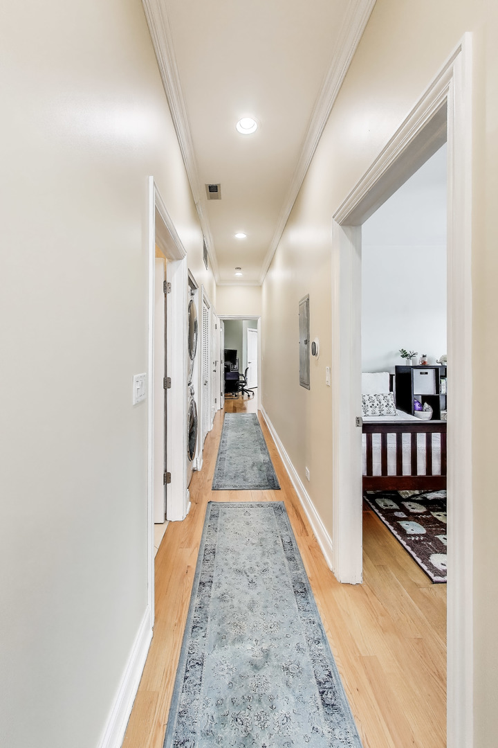 6745 N Clark Street Unit: 4S
