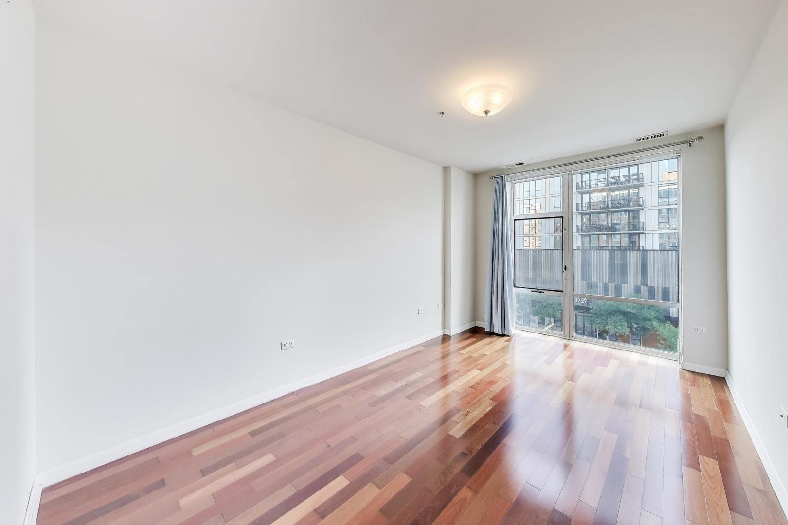 1720 OAK Avenue Unit: 403