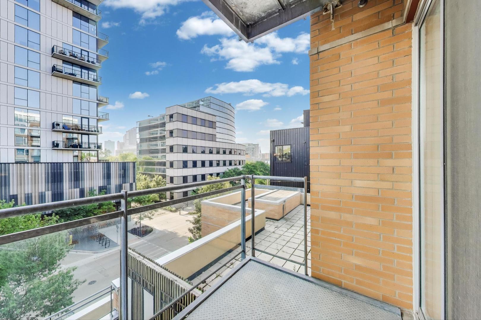 1720 OAK Avenue Unit: 403