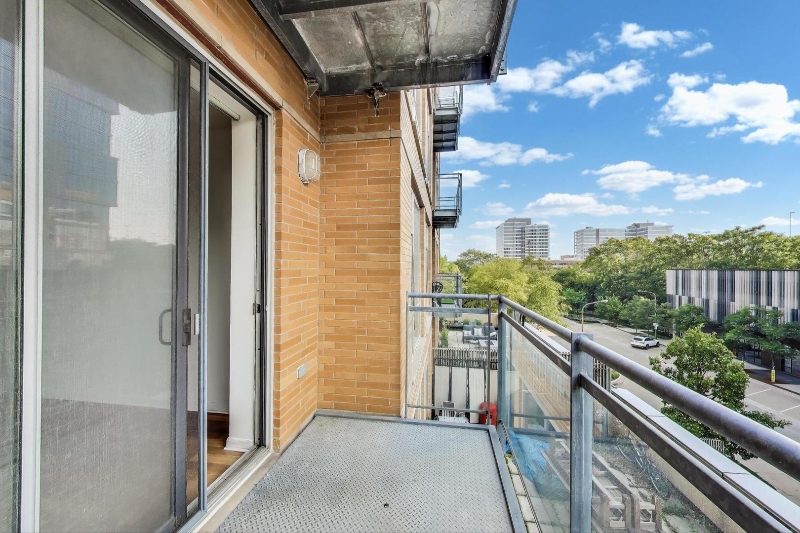 1720 OAK Avenue Unit: 403