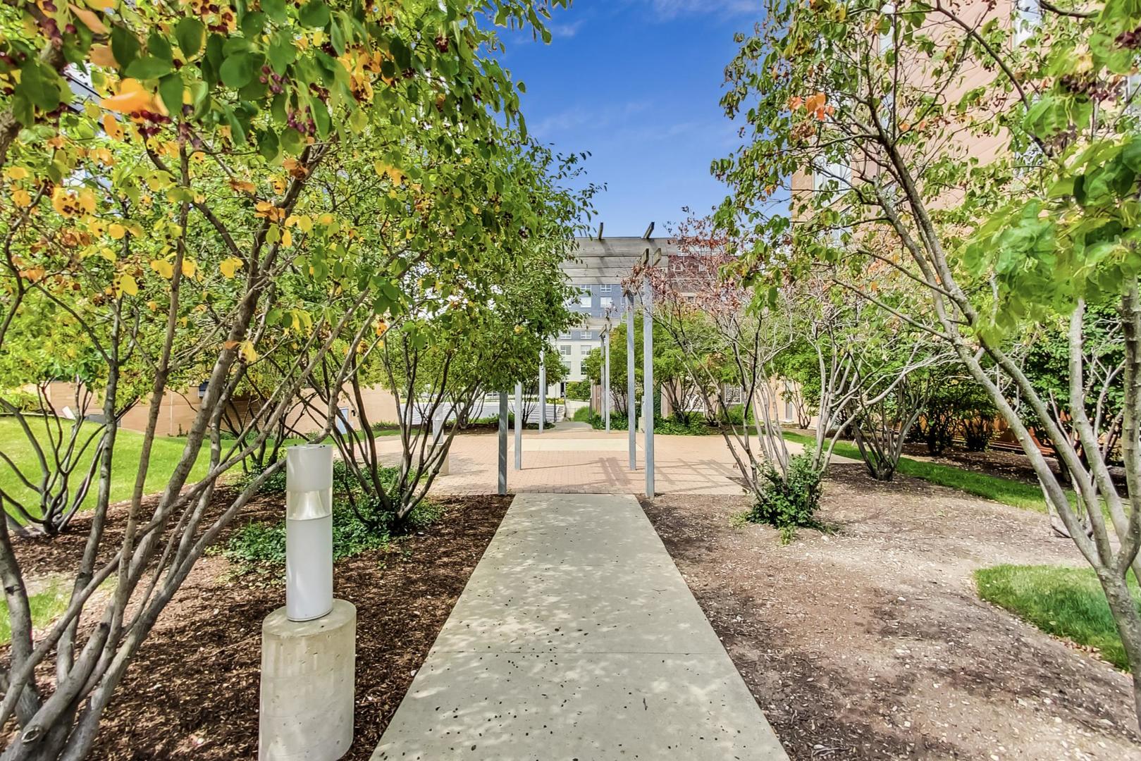 1720 OAK Avenue Unit: 403