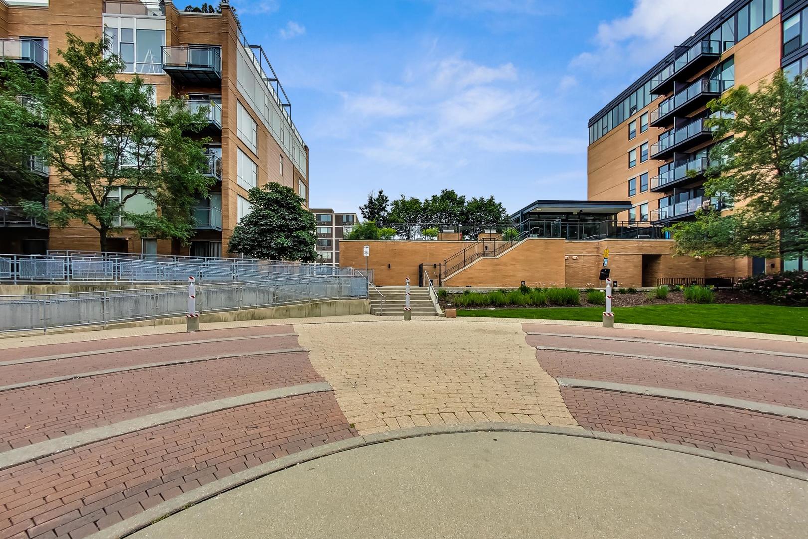 1720 OAK Avenue Unit: 403