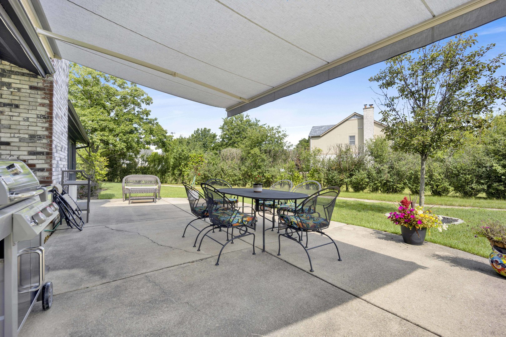 1421 Chartres Drive