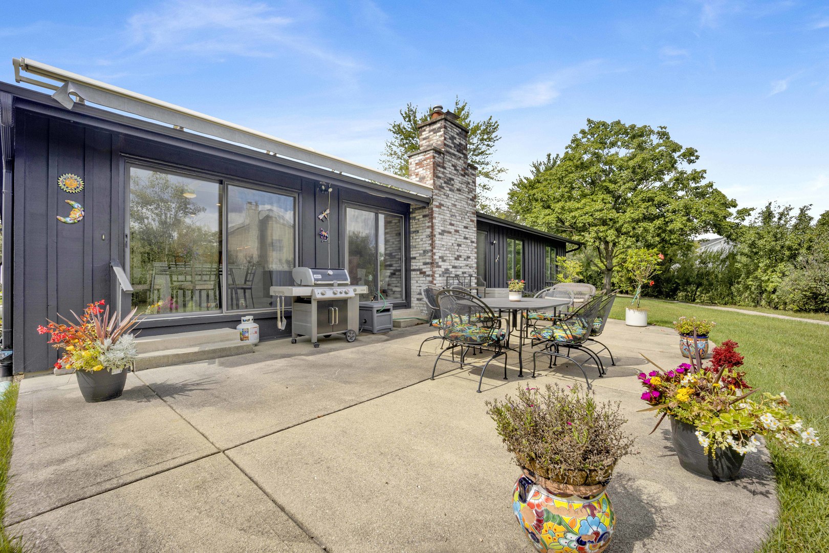 1421 Chartres Drive