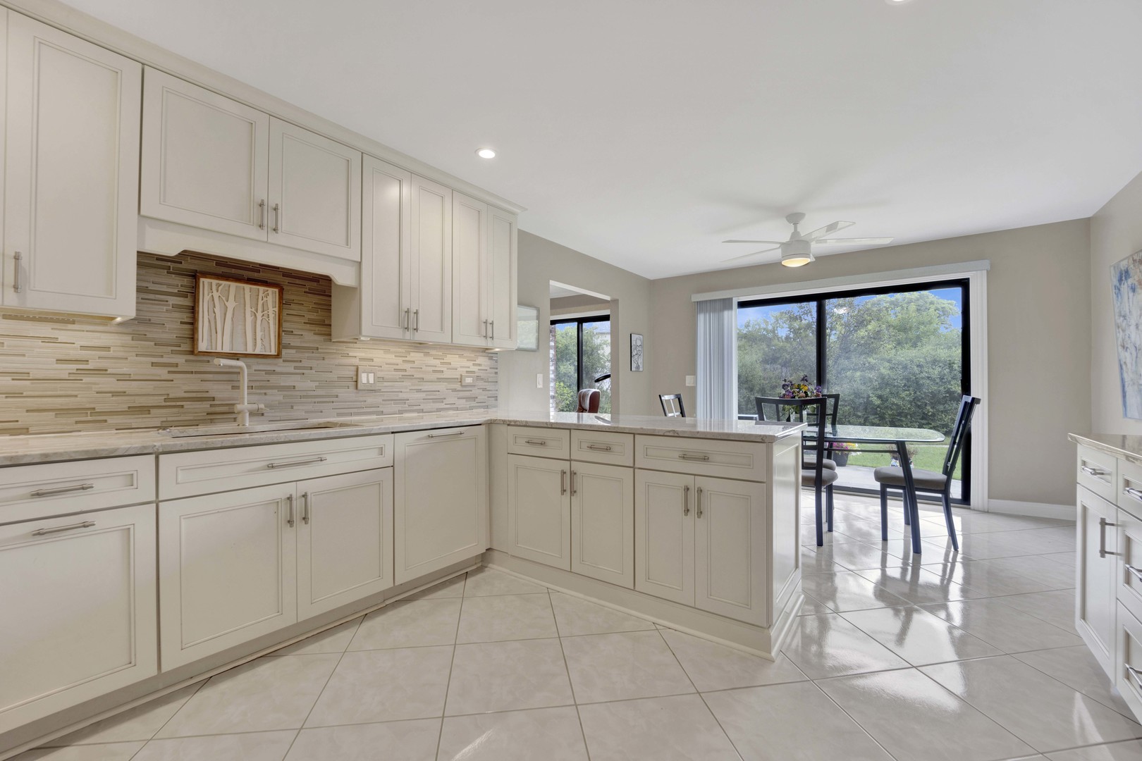 1421 Chartres Drive