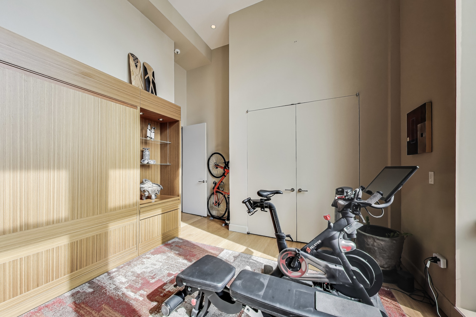 1215 W GUNNISON Street Unit: 205