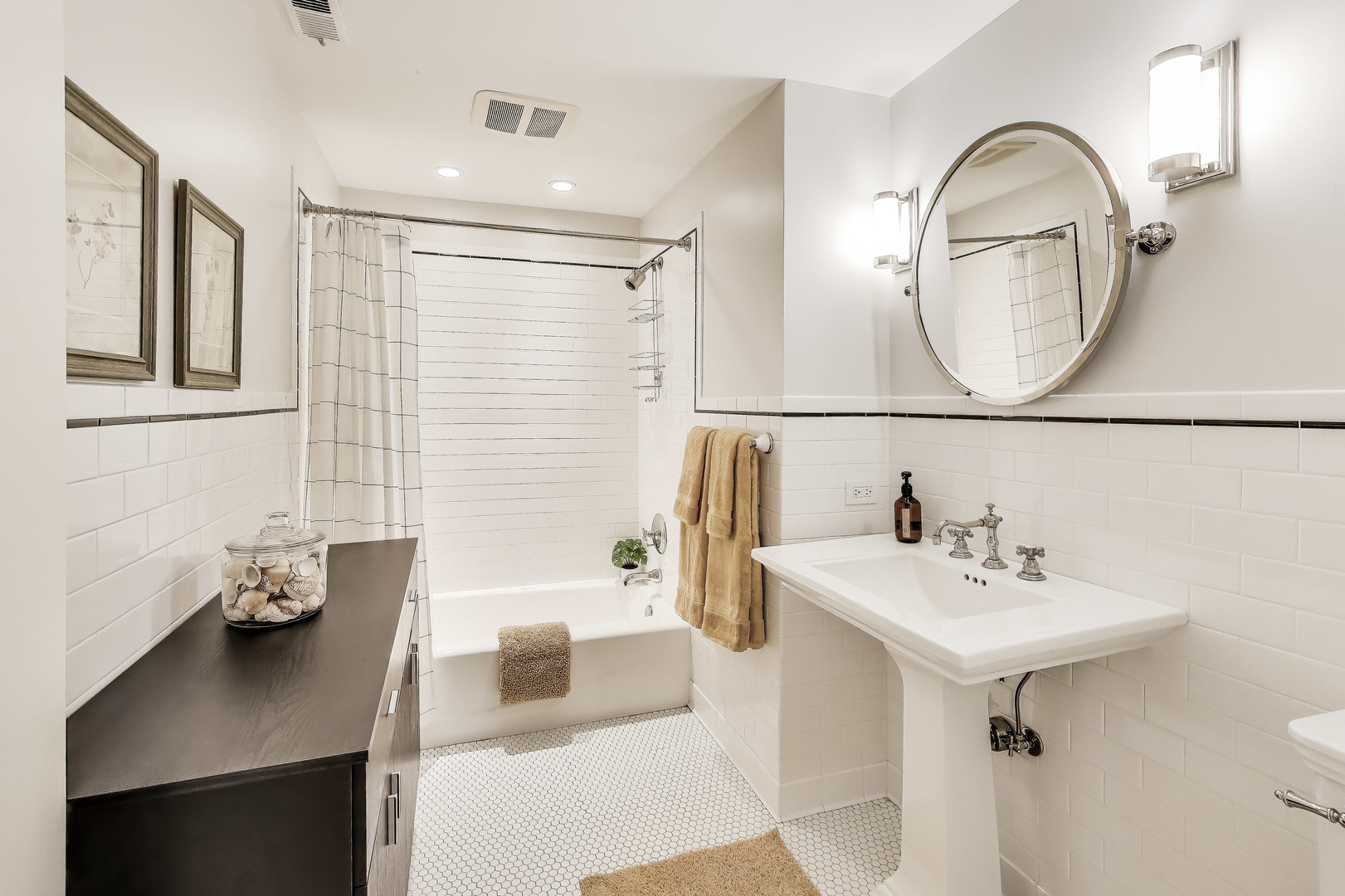 628 W Grace Street Unit: 2W