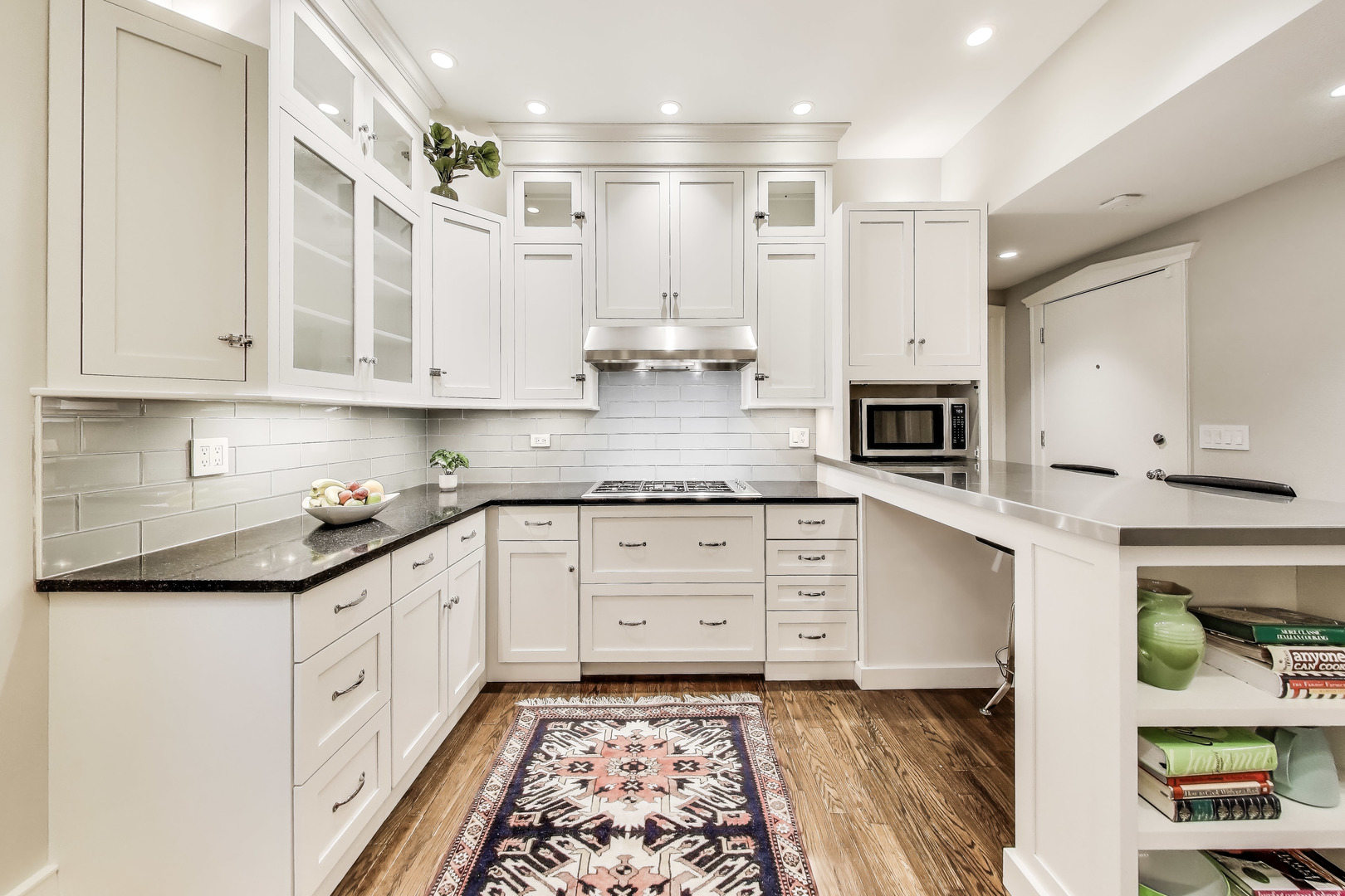 628 W Grace Street Unit: 2W